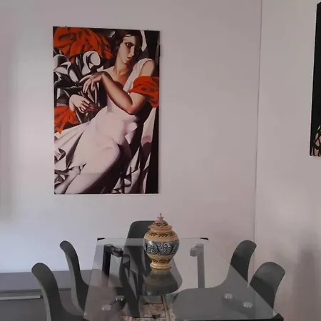 Dei Murales アパート